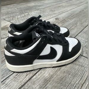 Nike dunk youth panda